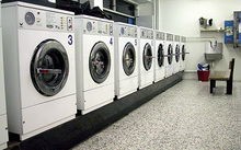 洗衣房利润(大学生开洗衣店,利用一招免费,拿下附近80%住户)
