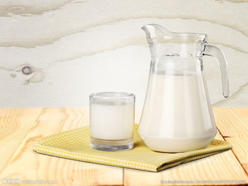 牛奶饮品和牛奶的区别(牛奶还是饮料?看完秒懂)