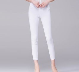 白色女裤