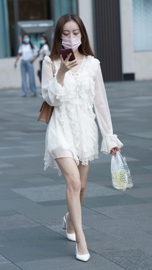 白色纱裙