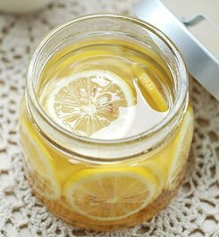 蜂蜜柠檬茶的功效和作用(柠檬蜂蜜水的正确做法)